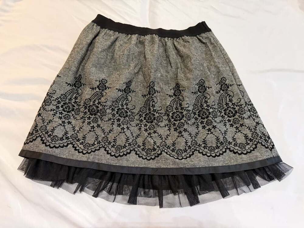 Joe Benbasset Skirt Size Medium Gray Tweed Floral Lace Tulle Hem
